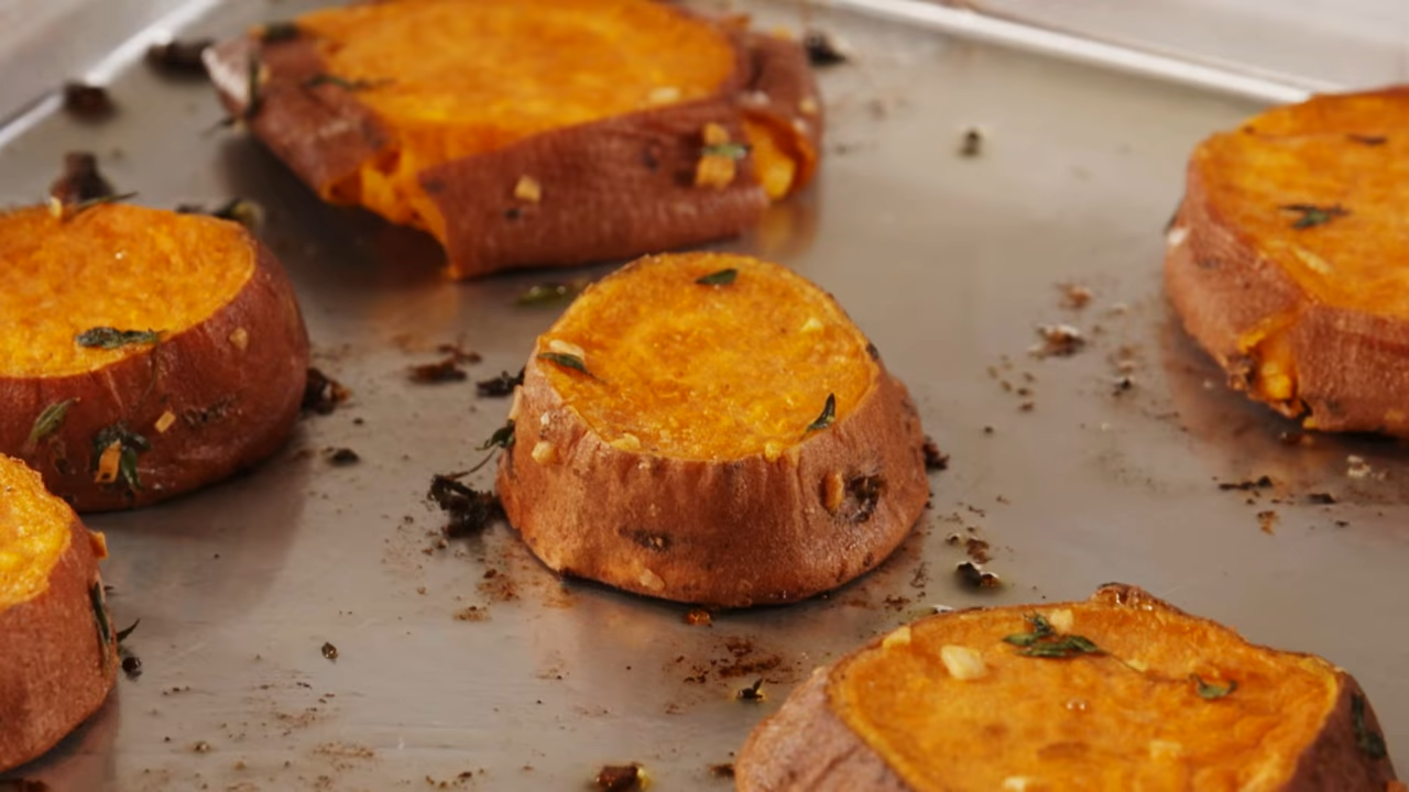 Garlic Parmesan Roasted Sweet Potatoes – 1k Recipes!