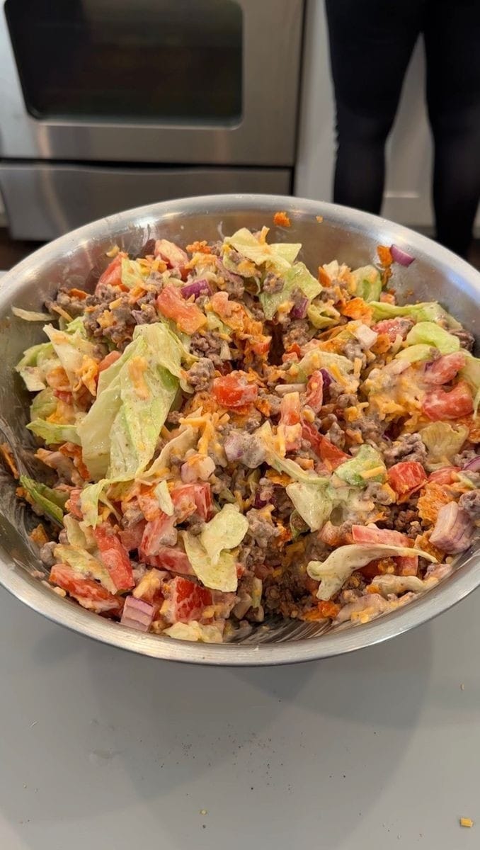 Ultimate Dorito Taco Salad: Crunchy, Creamy, & Irresistible! – 1k Recipes!