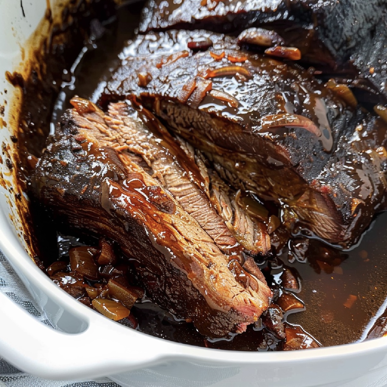 Achieve gourmet flavors with minimal effort using this slow cooker beef brisket recipe. Pin it now for a go-to meal that's both delicious and easy to prepare.