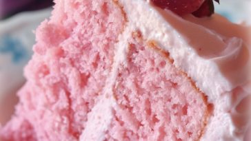 Irresistible Strawberry Layer Cake Perfect for Summer