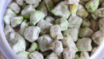 Bring back the joy of family gatherings with this simple and delightful Pistachio Puppy Chow recipe. Save it today!