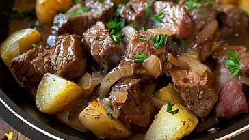 Crockpot Loaded Steak and Potato Bake